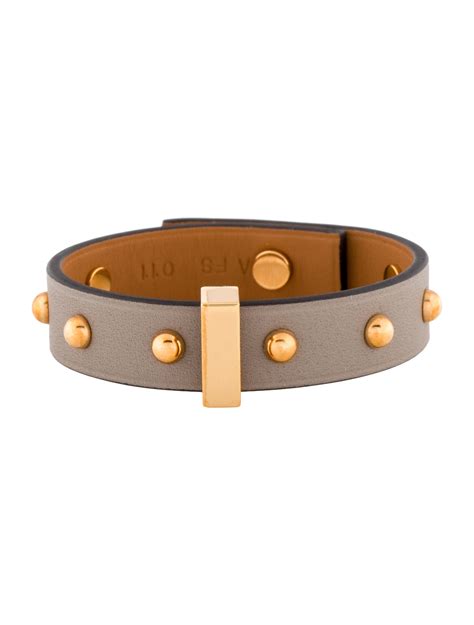 Mini Dog Clous Rounds Wrap Bracelet 